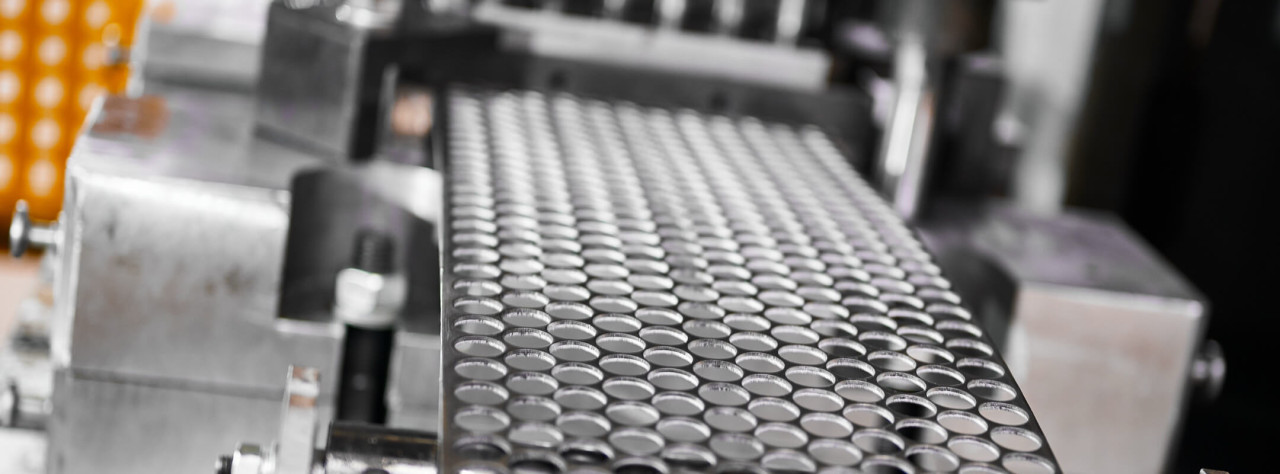 Metal stamping machine